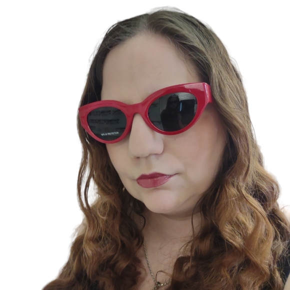 Designer Cat Eye Sunglasses - Picture 4 of 12